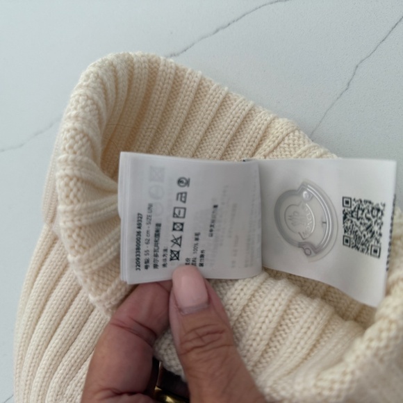 MONCLER Wool Beanie Beige Wool Warm Designer Hat Fall Winter - Picture 5 of 8
